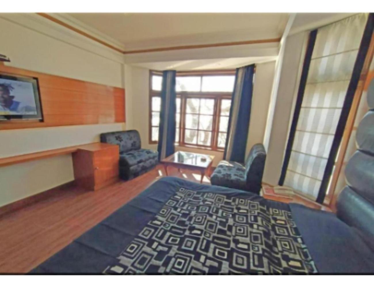 Hotel Horizon Near Picture Palace Bus Stand, موسوري المظهر الخارجي الصورة
